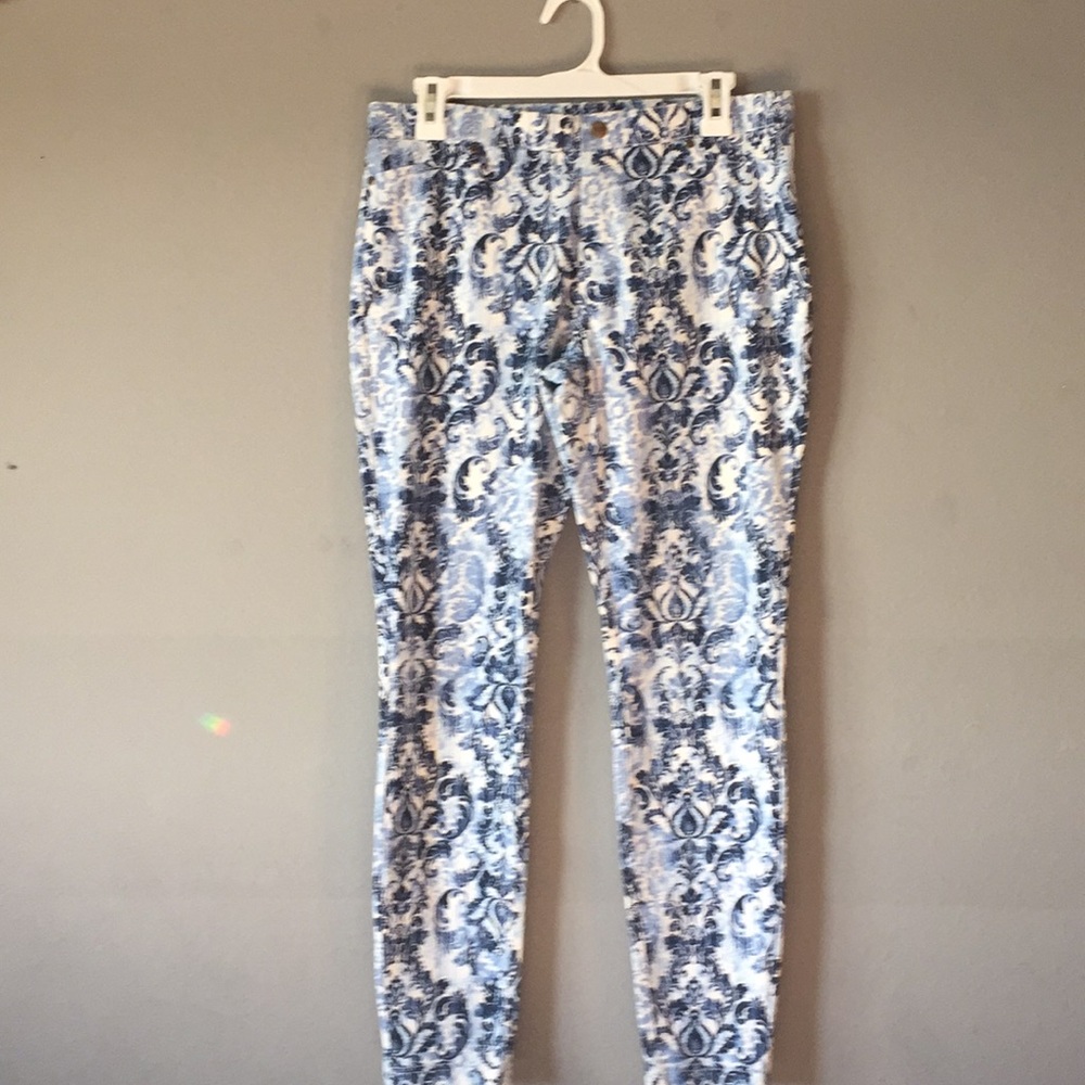 HUE Fun Jeggings!